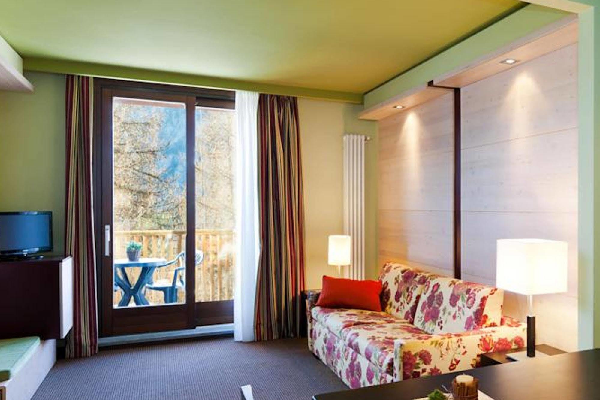 Hotel Sansicario Majestic Cesana Torinese Exterior foto